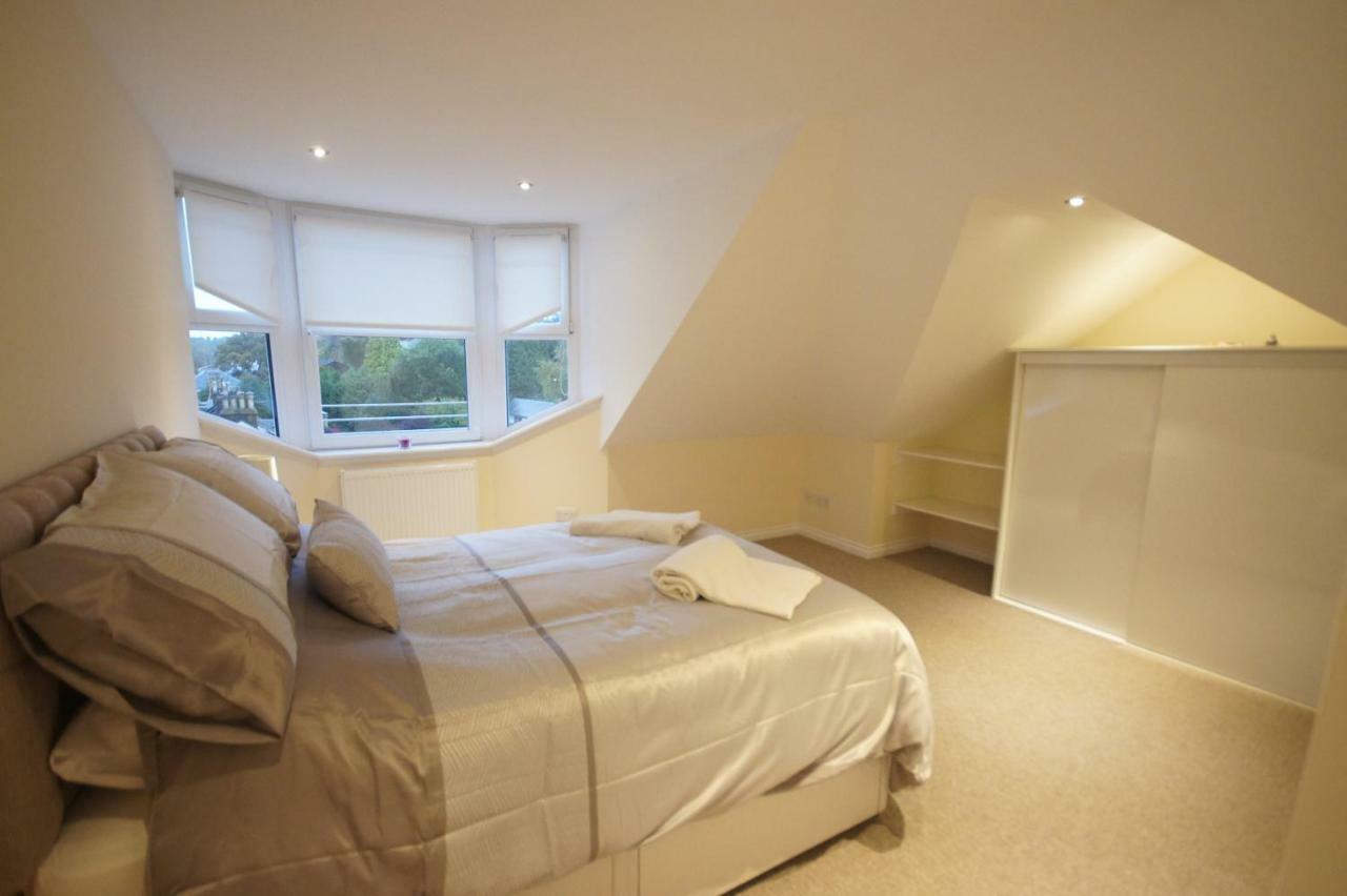 Modern, Cosy Apartment In Bearsden With Private Parking Glasgow Ngoại thất bức ảnh